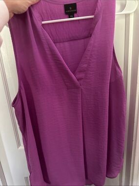 Worthington V-Neck Sleeveless Camisole in Magenta